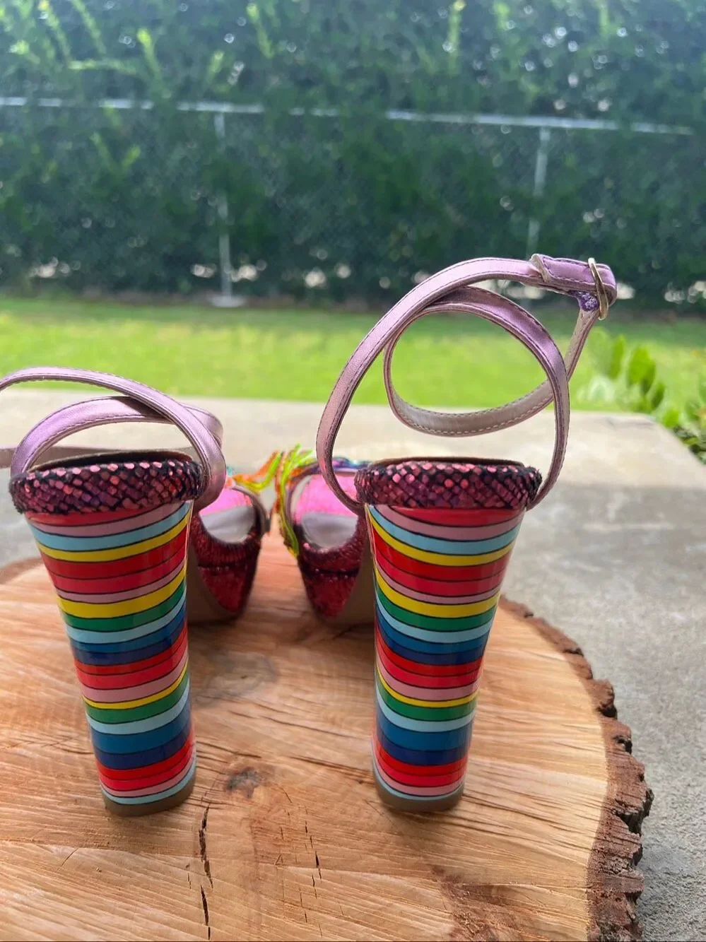 Betsey Johnson Noemi Butterfly Platform Sandals Magenta Metallic Size 6.5